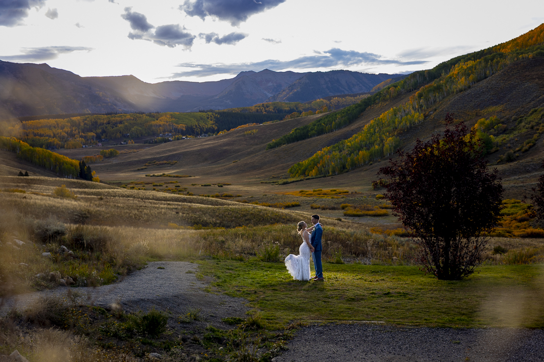 the sunset at the mountain wedding garden in crested butte