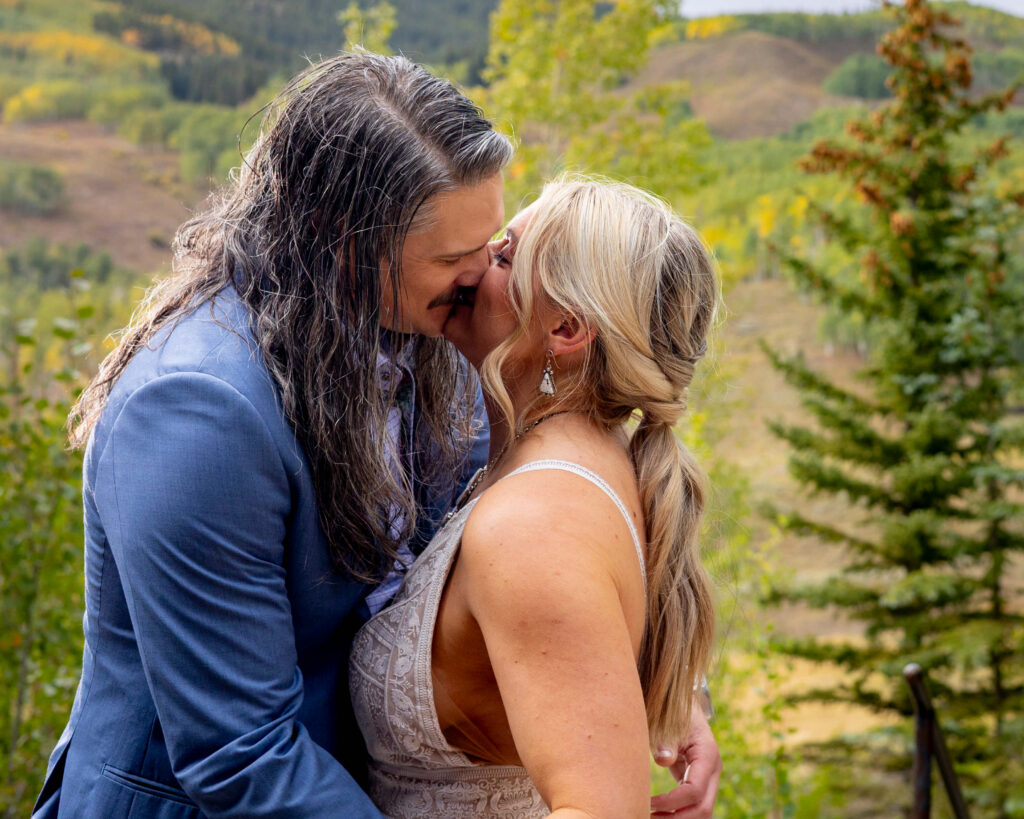 fall wedding photographer in crested butte